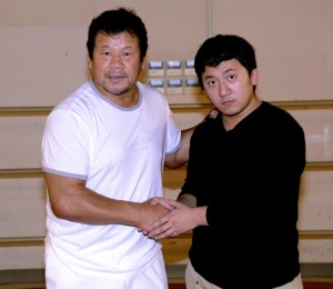 Tatsumi Fujinami et son fils Leona