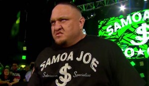 Samoa Joe lors de ses débuts à NXT Takeover : Unstoppable.