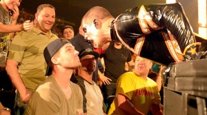 wrestling-wrap-up-arrows-stephen-amell-to-feud-wit_2865.1920