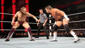 Daniel Bryan défend son titre intercontinental contre Dolph Ziggler. 