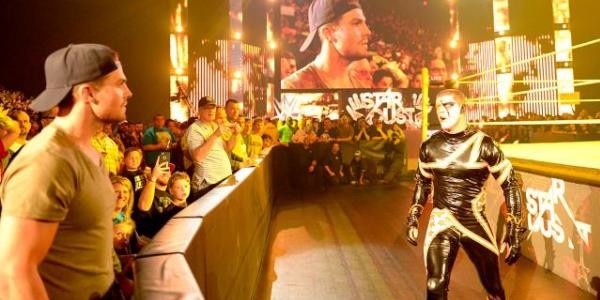 stephen-amell-stardust-600x300