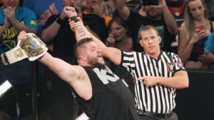 Kevin Owens, le nouveau champion Intercontinental  Photo WWE.com