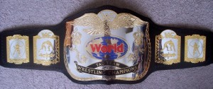 La WWE devrait ramener ces vieilles ceintures par équipe. 