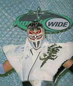 Devant le logo de WCW Worldwide