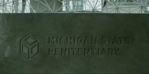 Pendant ce temps, dans la "prison de Detroit"...