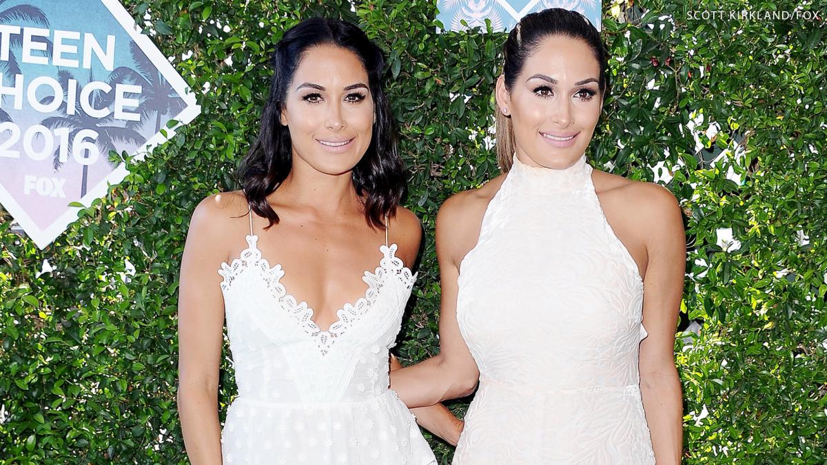 bella twins teen awards