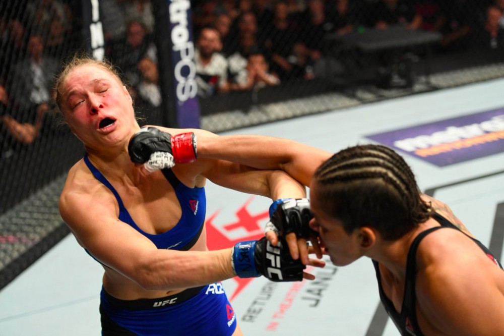 amanda-nunes-defeats-ronda-rousey-ufc-207-00001