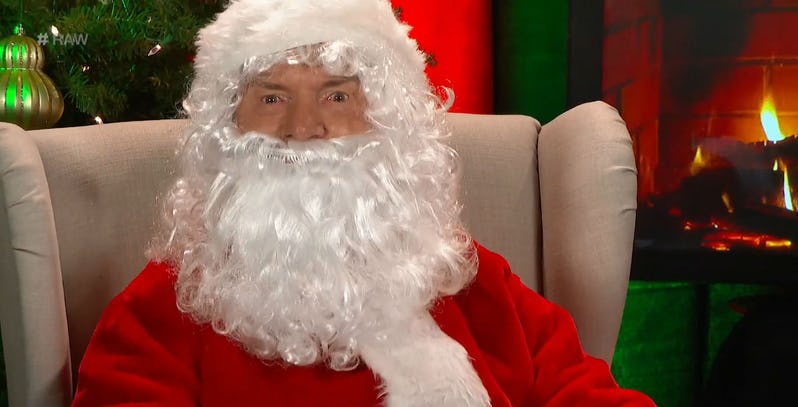 wwe-raw-vince-mcmahon-in-santa-suit