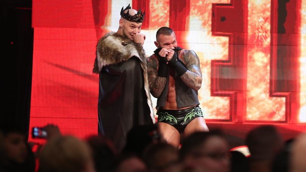 corbin orton rires trone raw