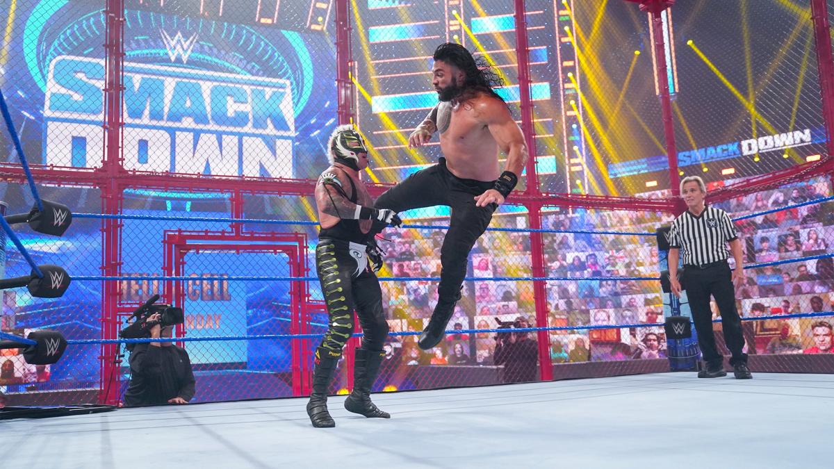 reigns mysterio hell cell