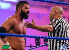 NXT: Robert Roode et l'arbitre Tom Castor