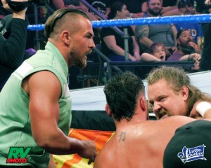 NXT Worlds Collide: Gallus (Joe Coffey, Mark Coffey et Wolfgang)