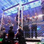 NXT: Les arbitres et techniciens sont en charge de la cage.