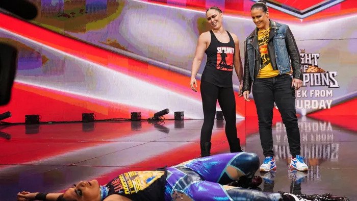 rousey baszler raw attaque