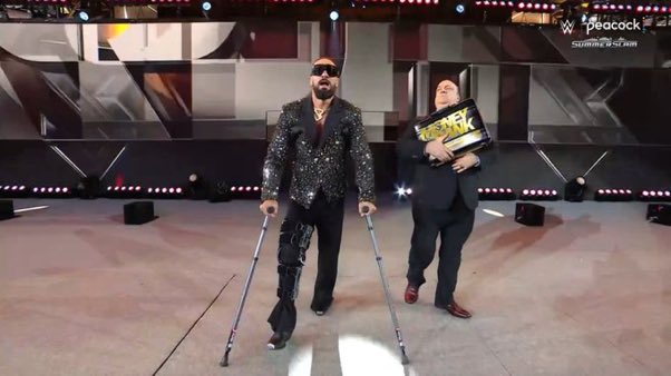 seth rollins bequilles summerslam